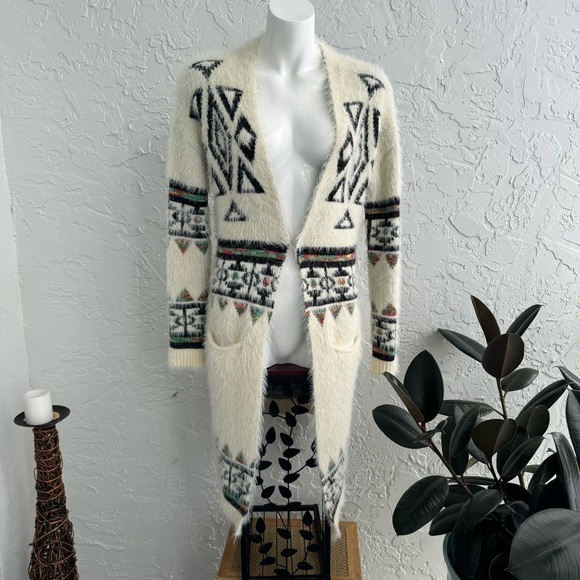 Anthropology My Michelle fuzzy long Aztec print boho long cardigan, size M - Picture 12 of 16